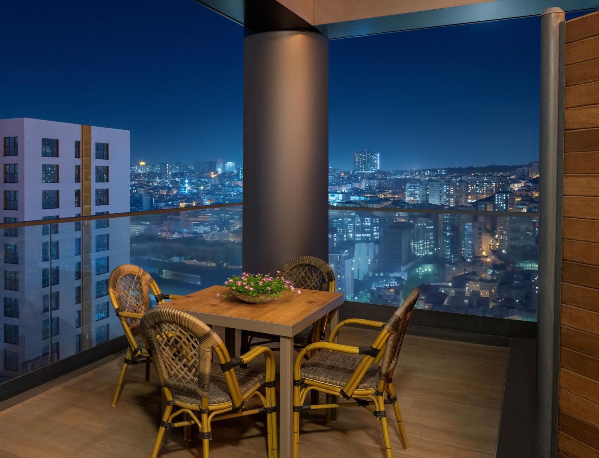 Hotel Movenpick Living Istanbul West Zewnętrze zdjęcie