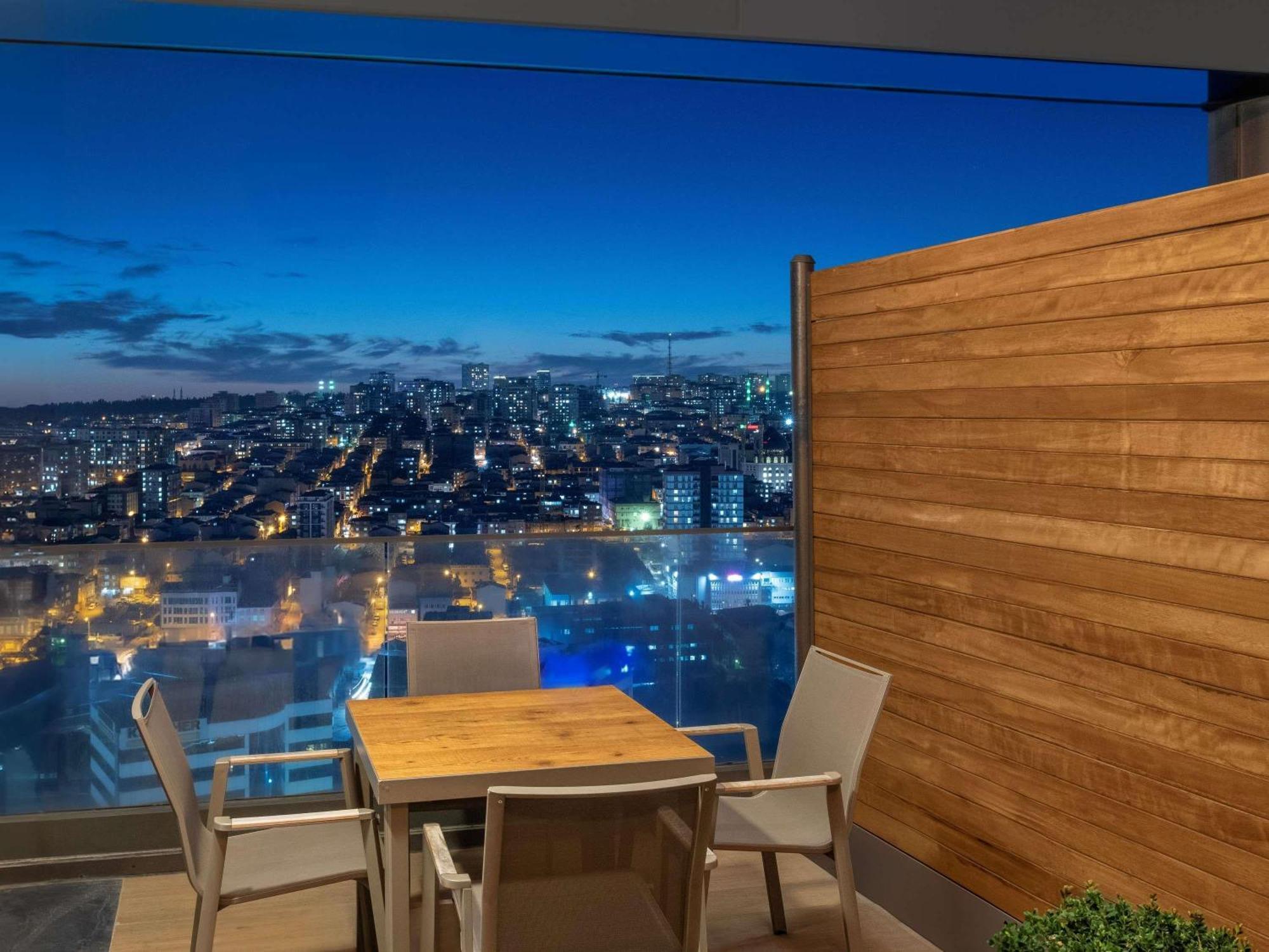 Hotel Movenpick Living Istanbul West Zewnętrze zdjęcie